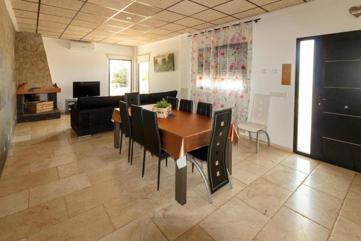 La Villa De Naomi Chella Bagian luar foto